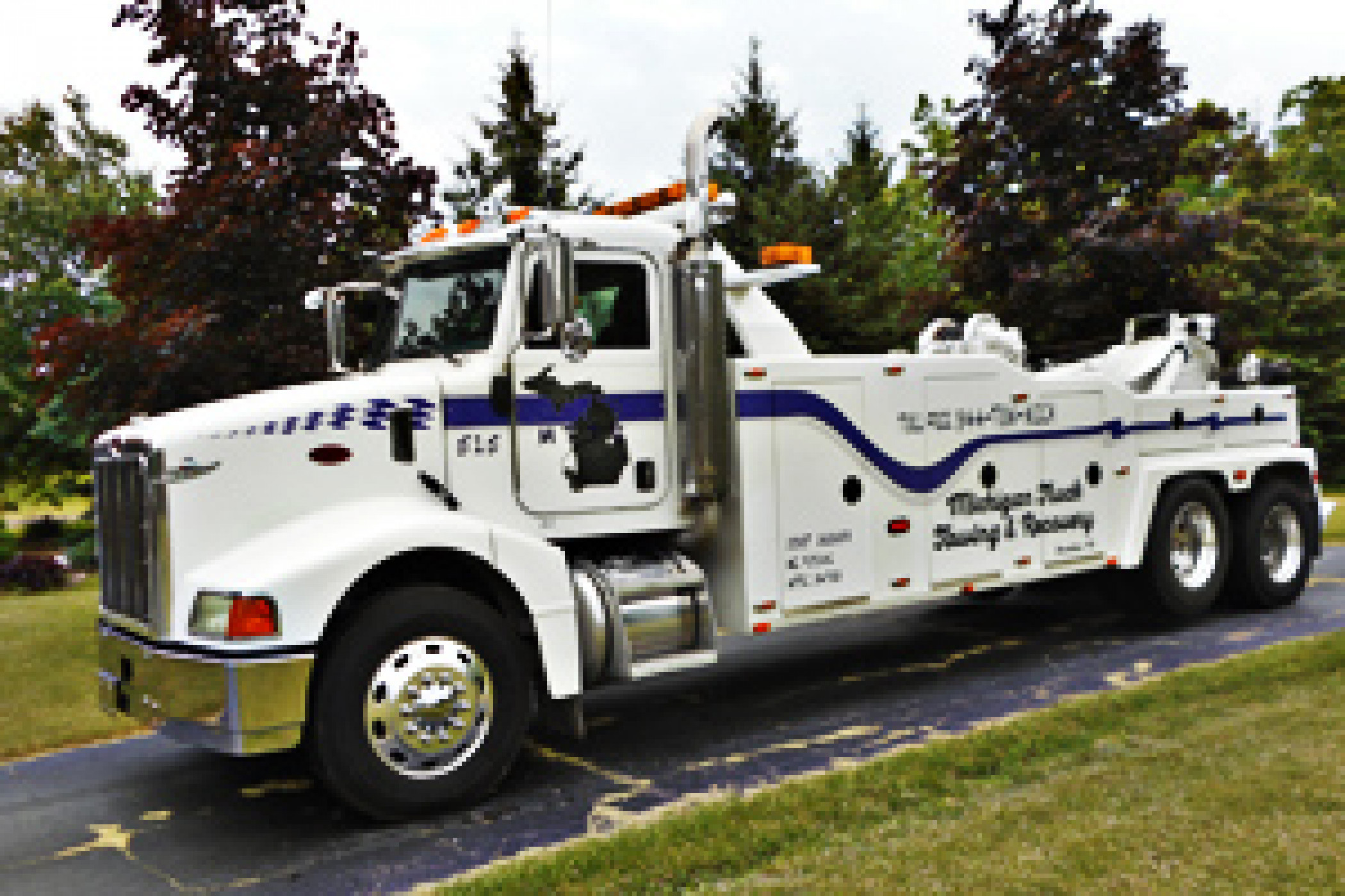 Michigan Truck Towing & Roadside Service in Jackson, MI ・ 4 Road Service